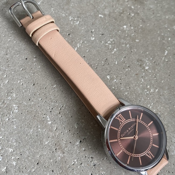 Olivia Burton 30mm - Picture 4 of 7